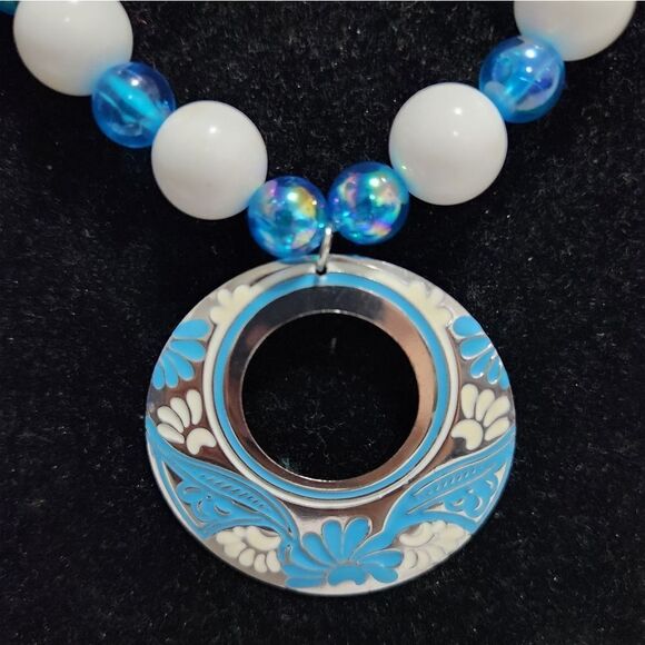 Repurposed Handmade pretty in floral hoop necklace w white, blue, n silver beads - Picture 7 of 8